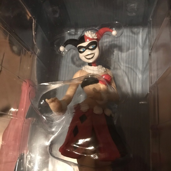 Harley Quinn Hula Girl Bobble Head Figure - Picture 3 of 7